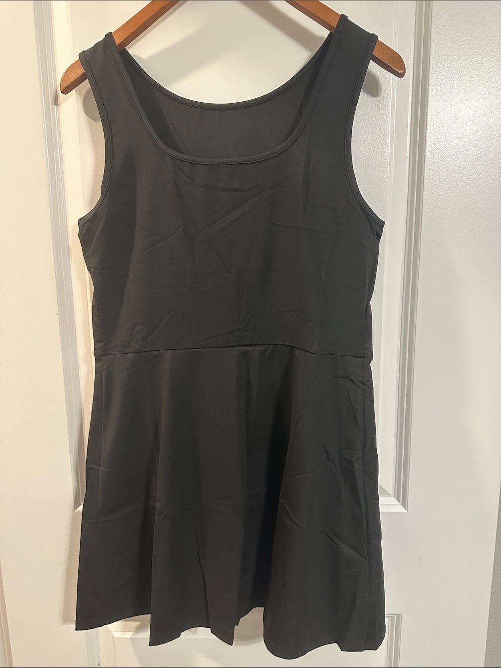 Classic Black Sleeveless Women's Tennis Dress - Picture 2 of 6